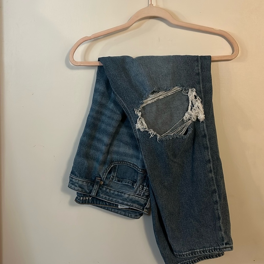 AE ripped mom jean
